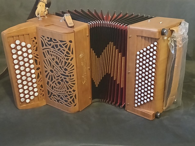 Bourroche – Accordéon Chromatique – Do 1 – Basses internationales