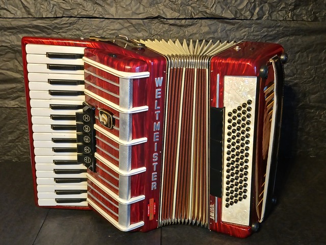 Accordéon Piano Weltmeister Amigo