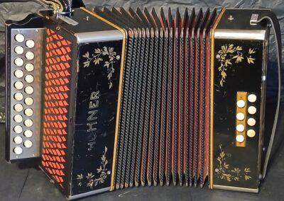 Hohner noir de type « 2915 »